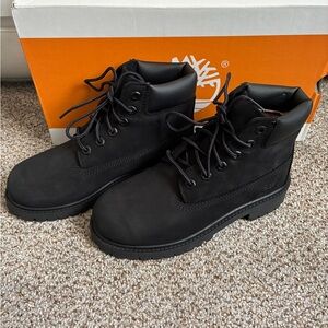 Timberland
Little Kids 6 Inch Premium Waterproof Boots Size 1.5 NIB